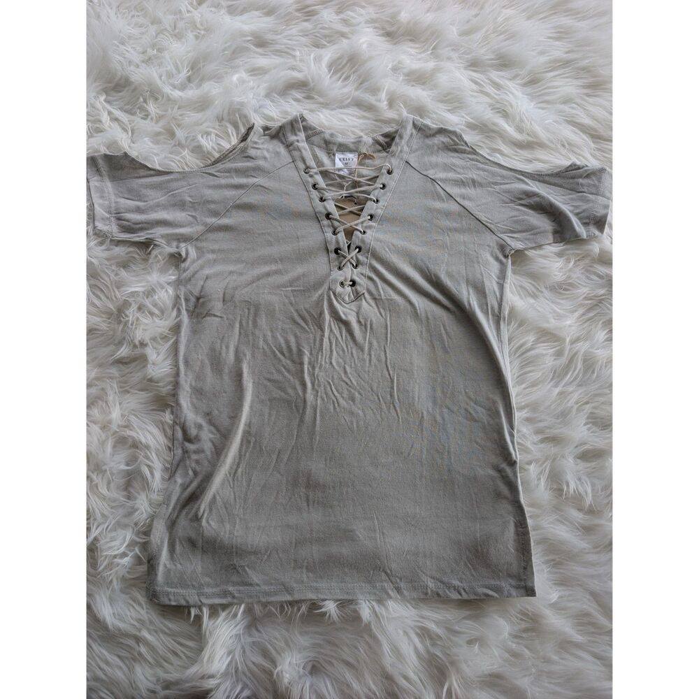 NWT Exist Gray Short Sleeve Laced V Neck Open Shoulder Shirt, Size Medium